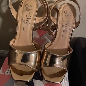 Fashion nova chunky platform heels.